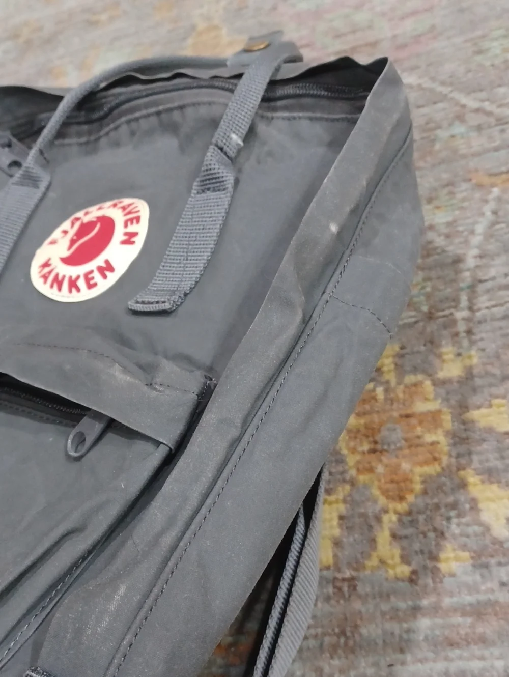 Fjallraven dark grey
